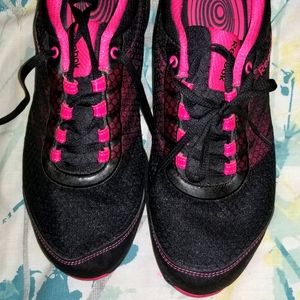 REEBOK  TENNIS SHOES